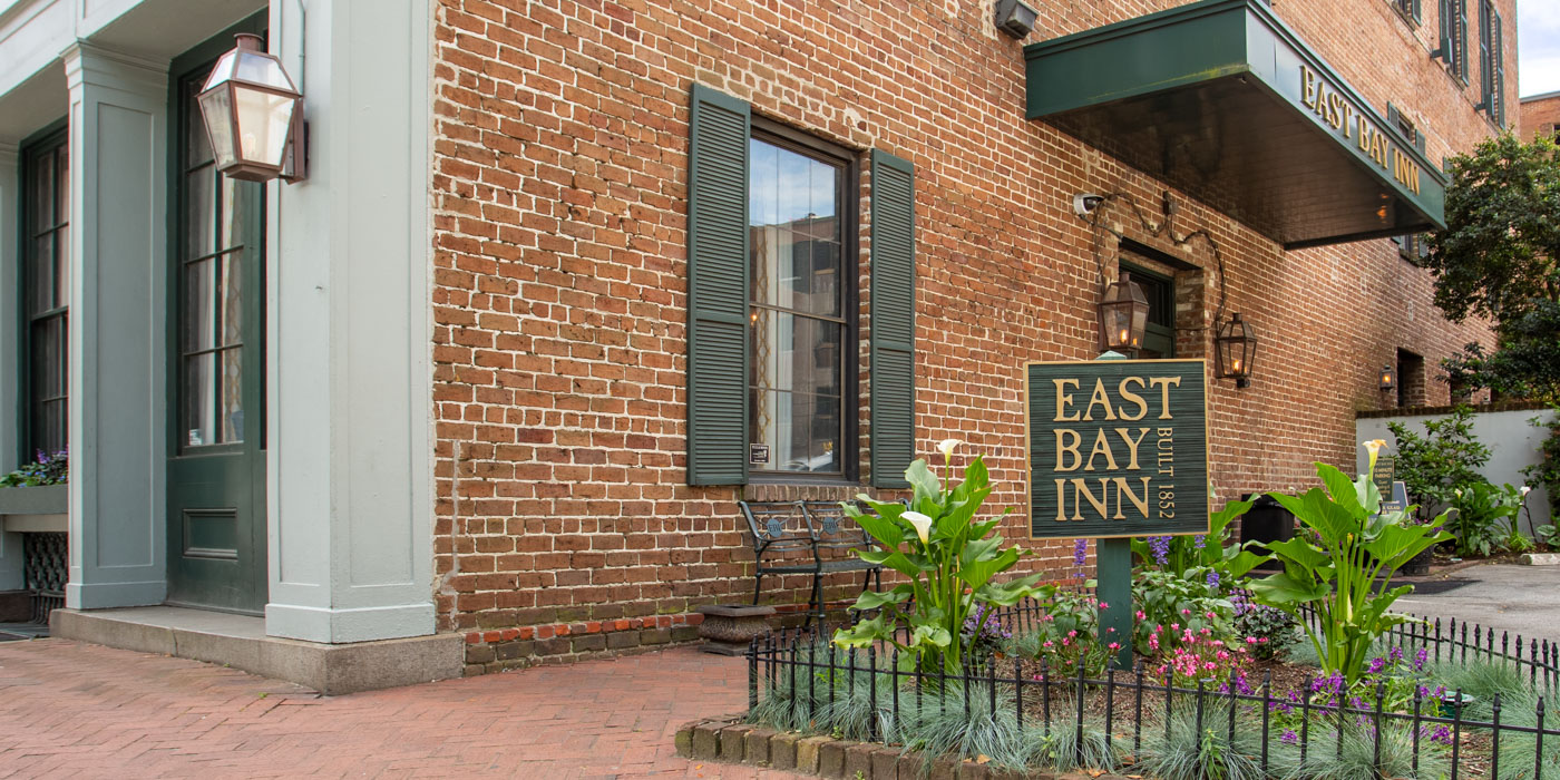 Historic Savannah boutique hotel near River Street
